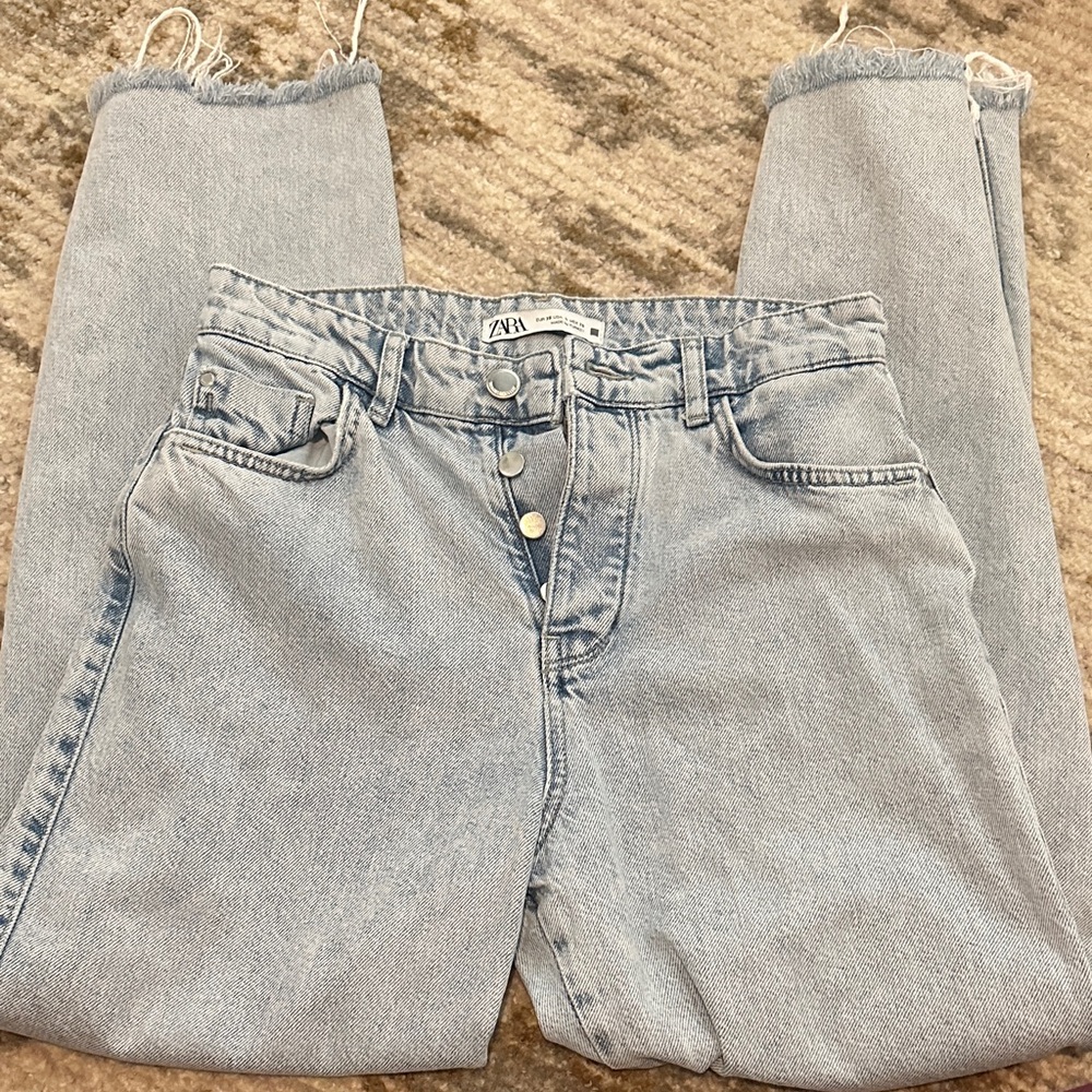 Zara Mid-Rise Straight Full Length Jeans Women’s USA 4